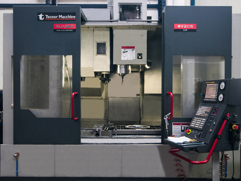 QUASER MV205 – Centro di Lavoro verticale